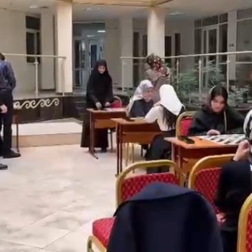 В стенах Национальной библиотеки Чеченской Республики имени А.А. Айдамирова состоялся шашечный турнир среди муниципальных служащих, посвящённый Международному женскому дню!